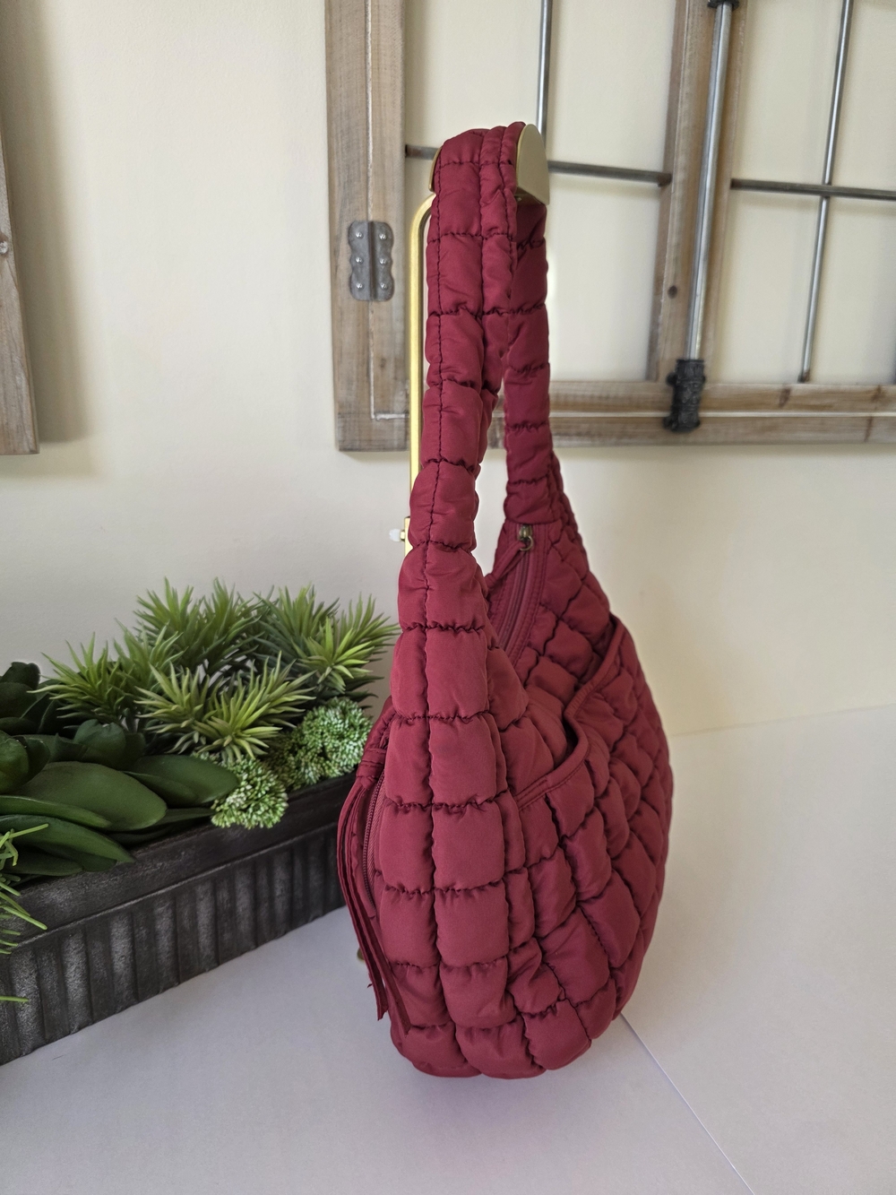 Frye & Co Cranberry Quilted Shoulder Hobo Bag Large Slouchy Tote - Picture 6 of 8